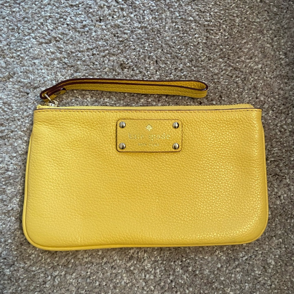 Kate Spade Wristlet- Final Offer!